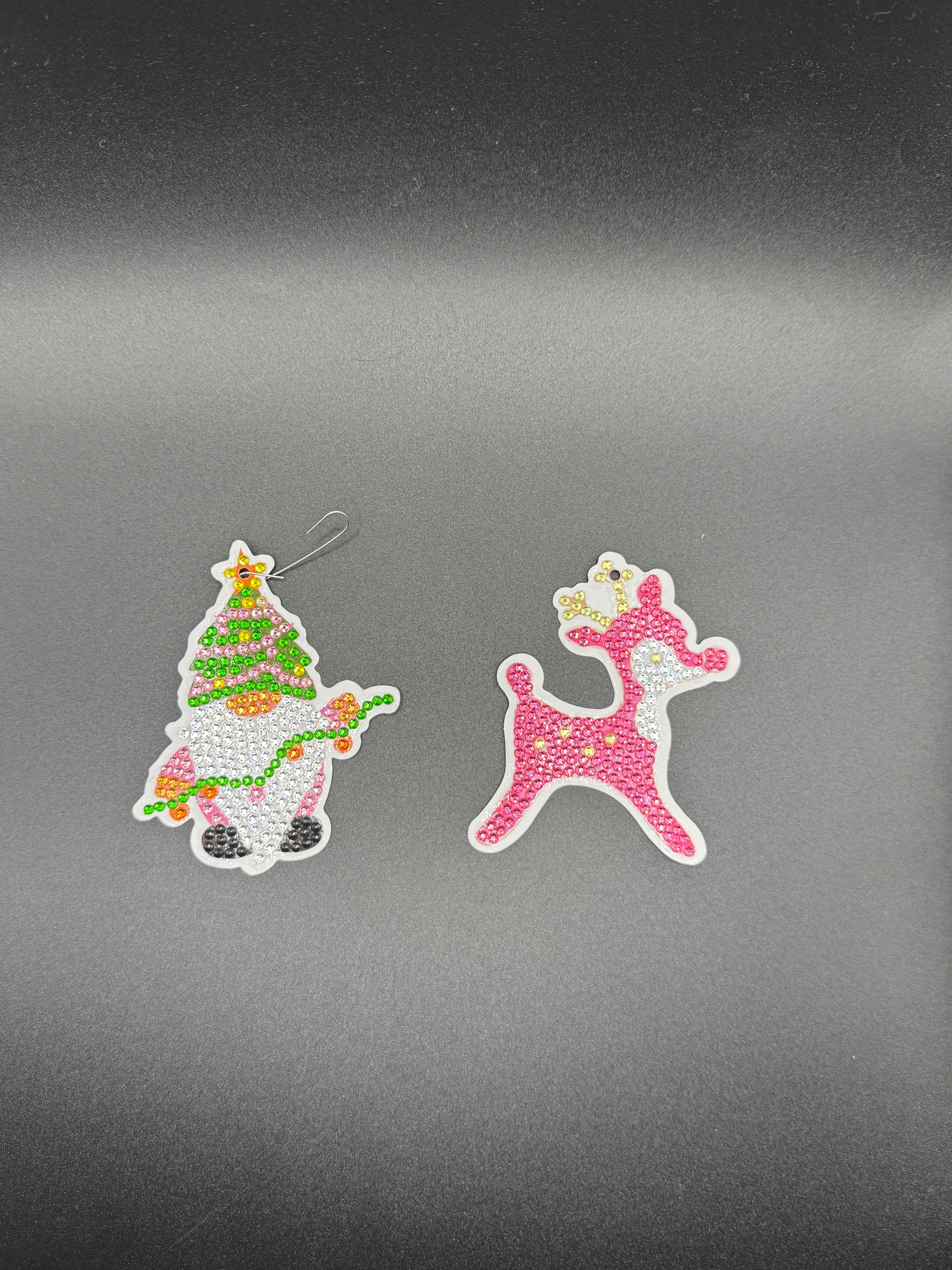 Diamond painting Christmas ornaments